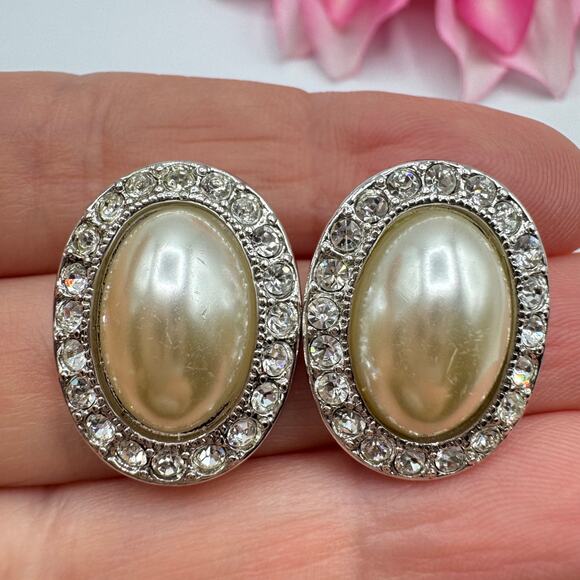 Vintage KJL Kenneth Jay Lane Faux Pearl Cabochon Crystal Rhinestone Earrings - Picture 3 of 15